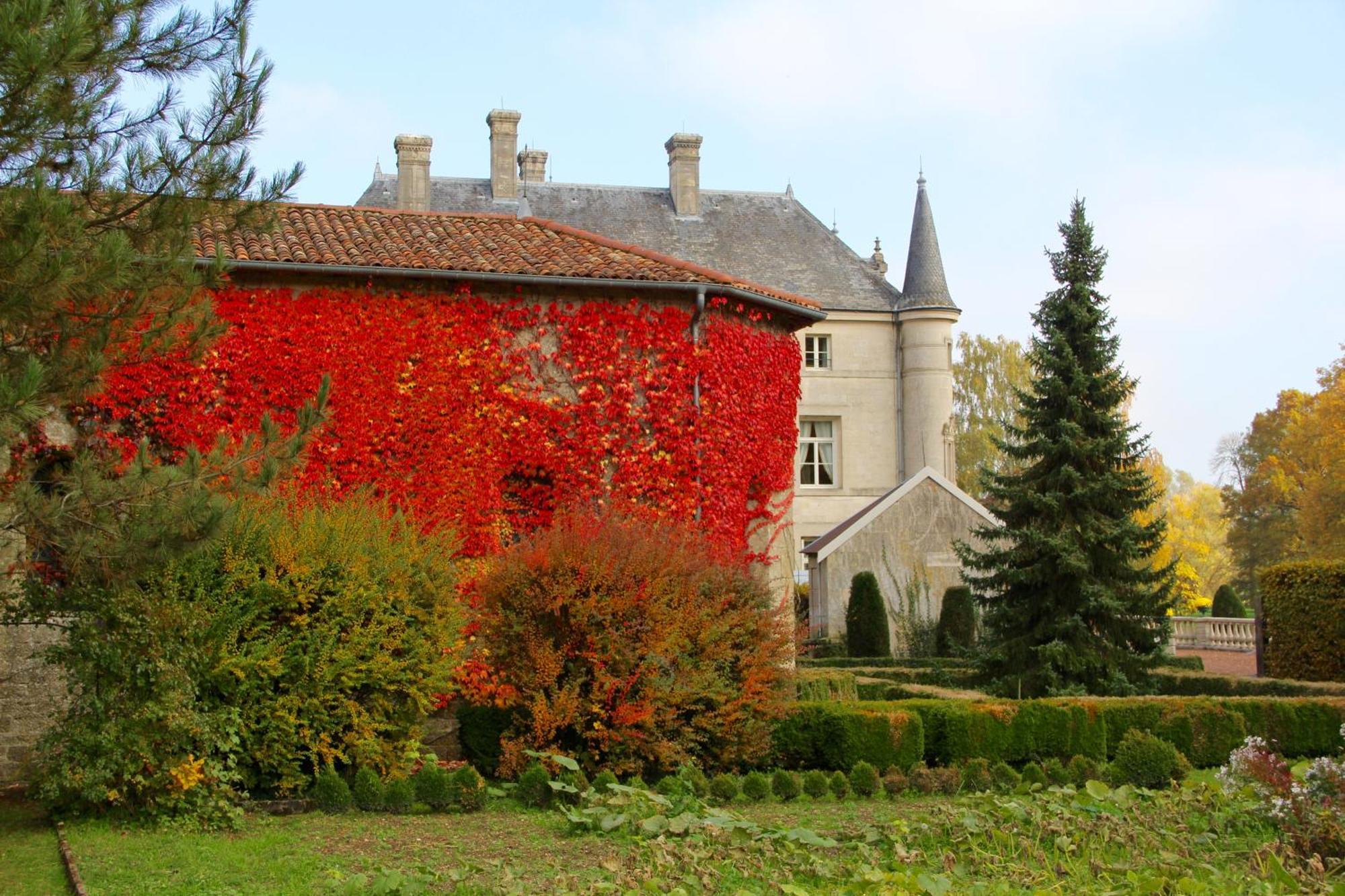 Chateau Des Monthairons Hotel Restaurant Gastromaison Spa Privatif Ле-Монтэрон Экстерьер фото