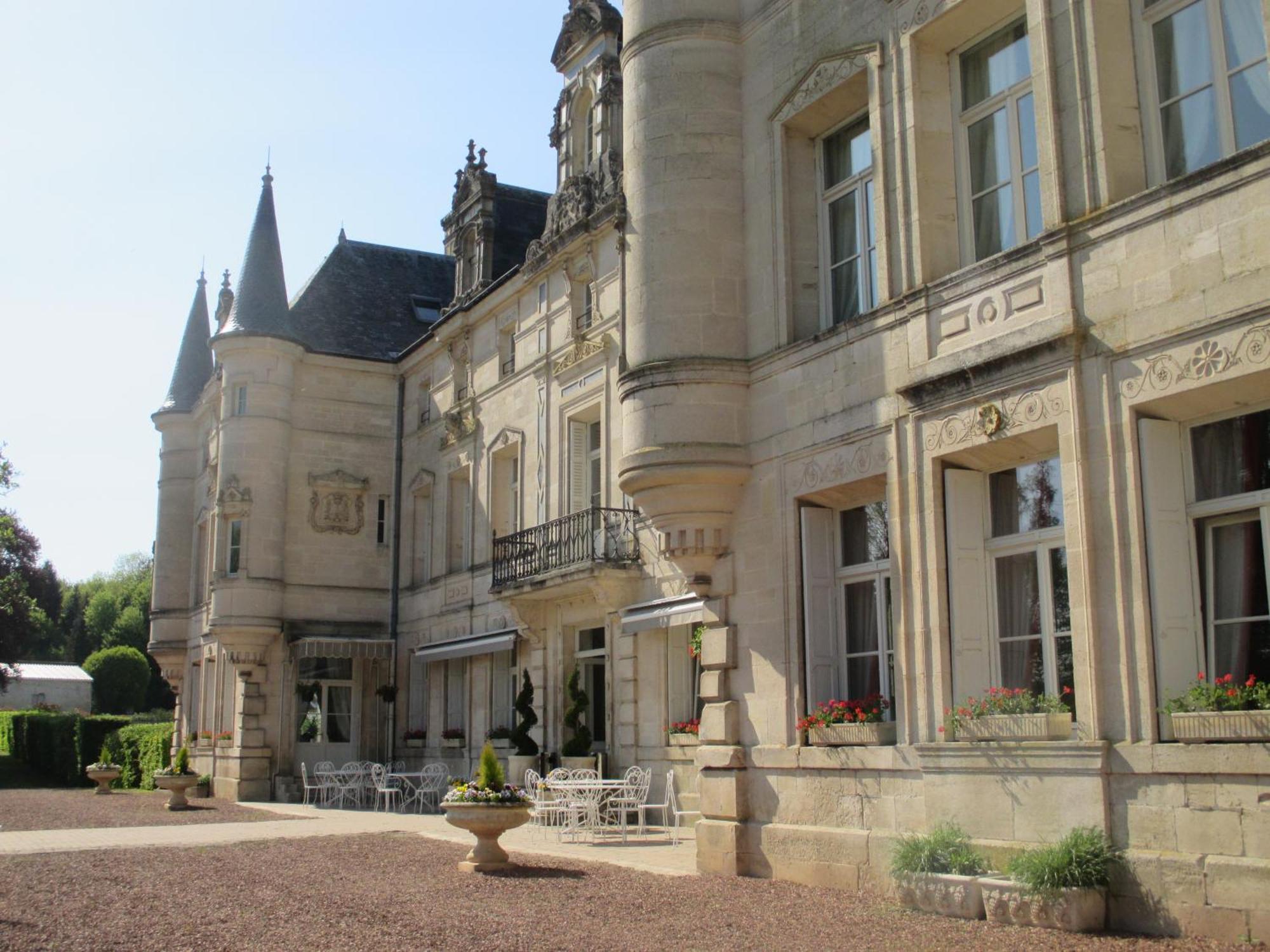 Chateau Des Monthairons Hotel Restaurant Gastromaison Spa Privatif Ле-Монтэрон Экстерьер фото