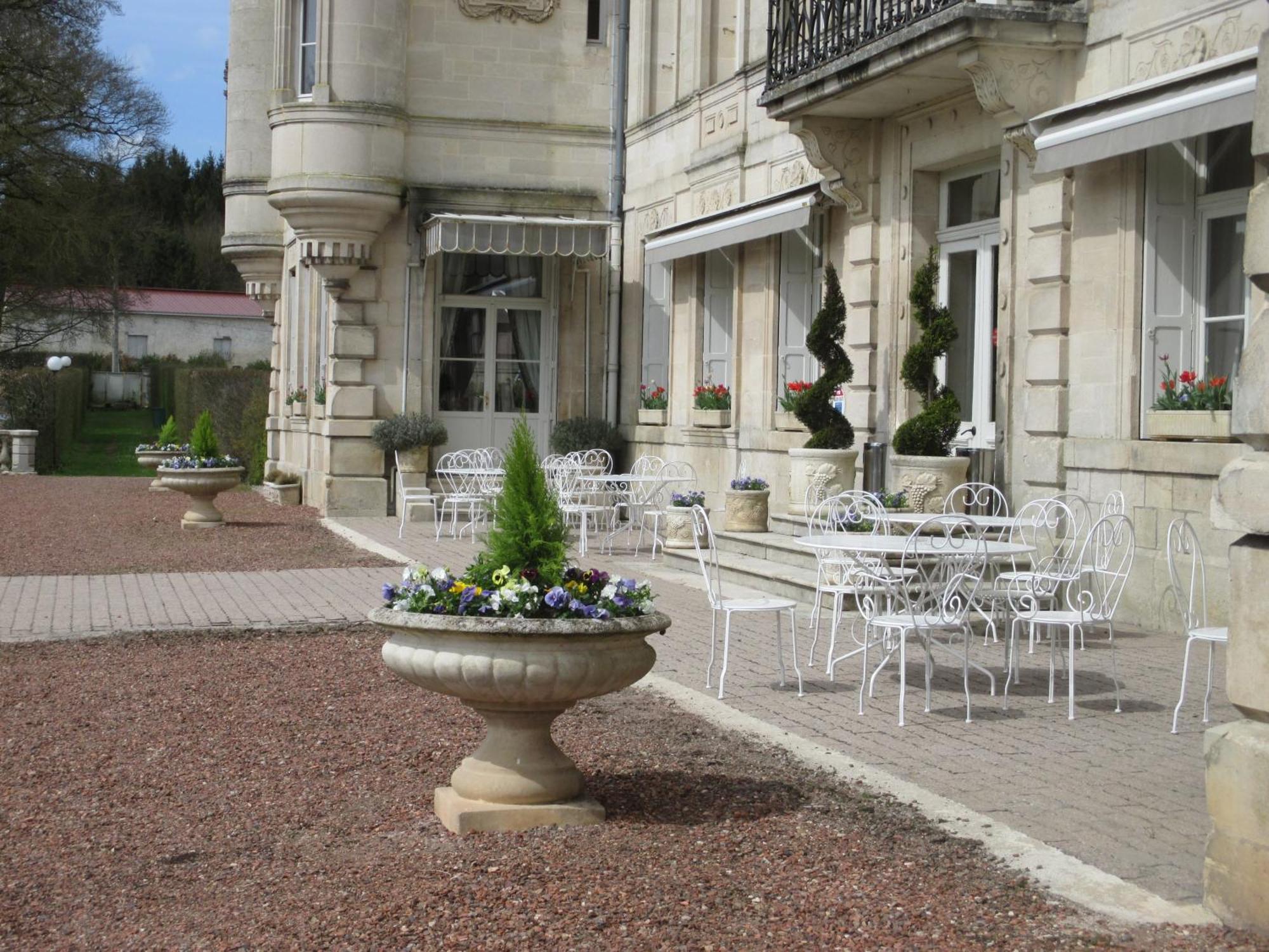 Chateau Des Monthairons Hotel Restaurant Gastromaison Spa Privatif Ле-Монтэрон Экстерьер фото