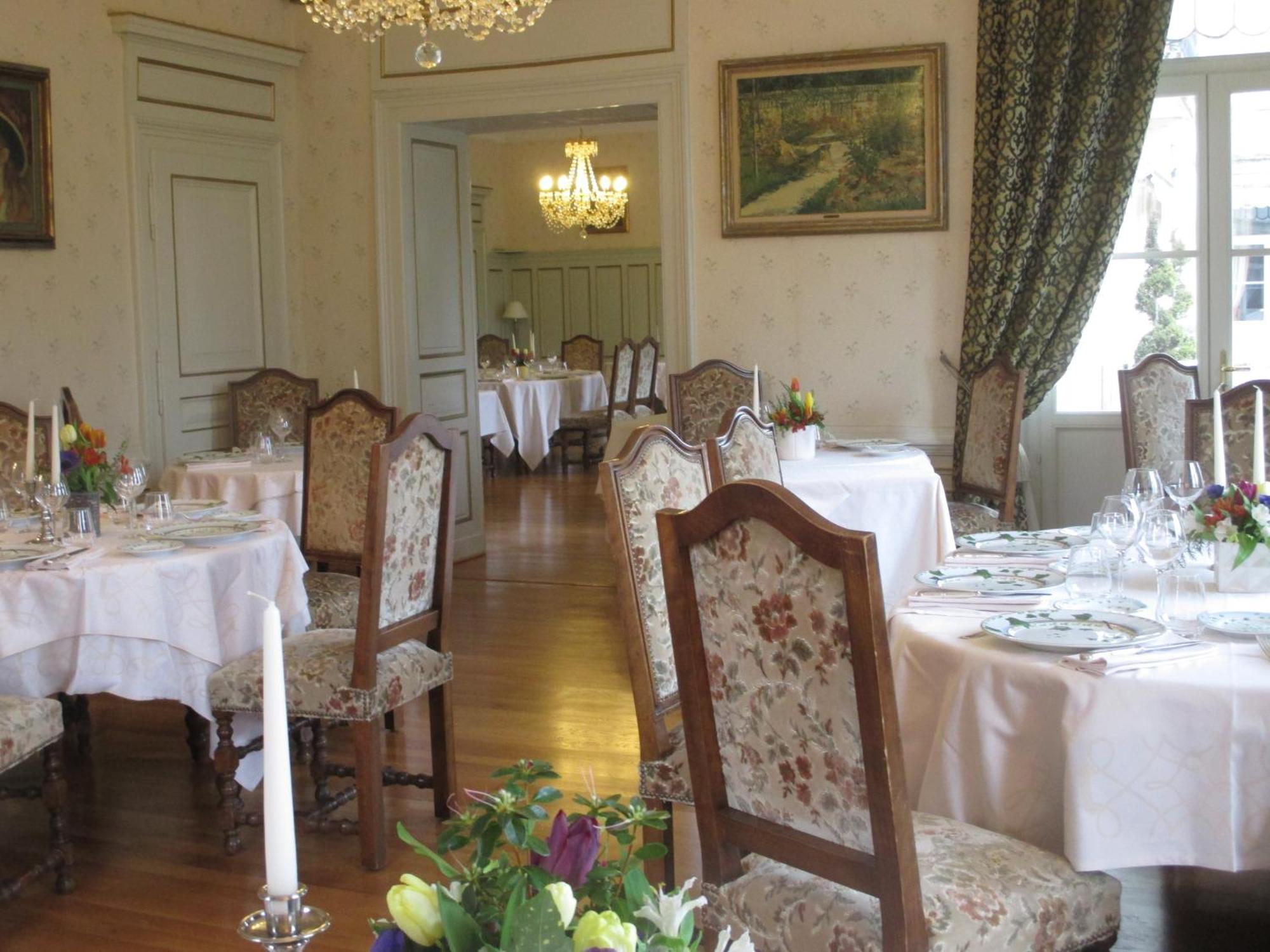 Chateau Des Monthairons Hotel Restaurant Gastromaison Spa Privatif Ле-Монтэрон Экстерьер фото